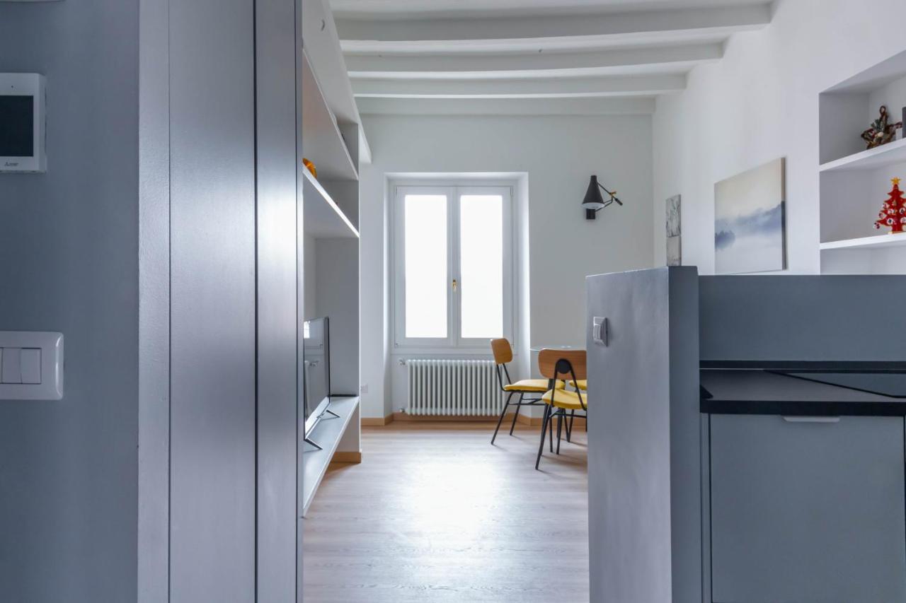 Easylife - Accogliente E Moderno Bilocale In Zona Navigli Apartment มิลาน ภายนอก รูปภาพ